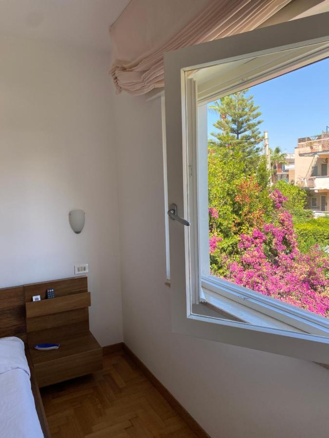 Domus Hotel Terracina Exterior photo
