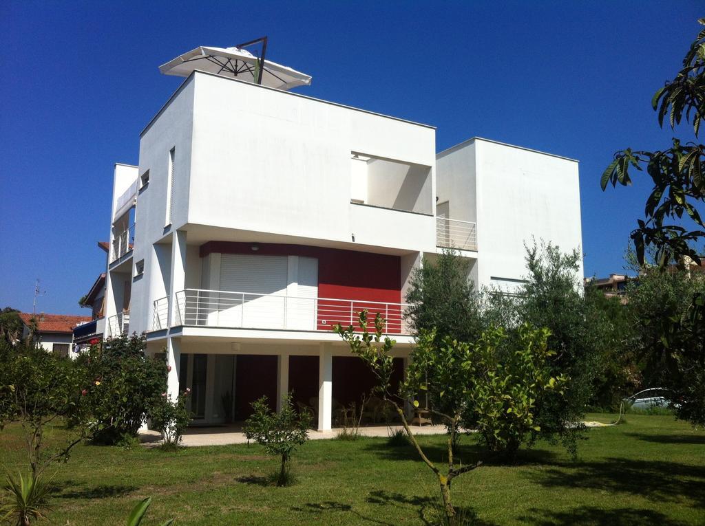 Domus Hotel Terracina Exterior photo